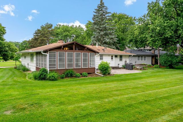 5104 Duggan Plaza, Edina, MN 55439