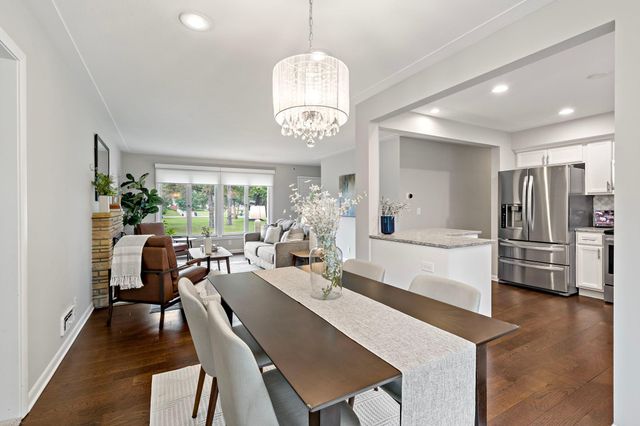 5104 Duggan Plaza, Edina, MN 55439