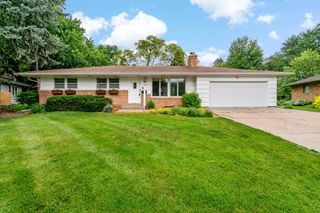 5104 Duggan Plaza, Edina, MN 55439