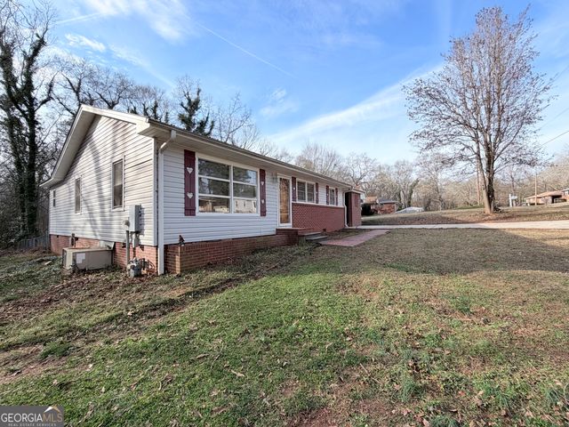 102 Cunningham Drive, Hartwell, GA 30643