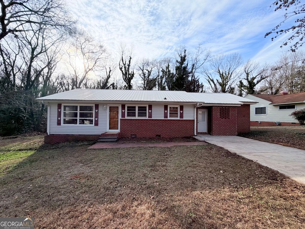 102 Cunningham Drive, Hartwell, GA 30643