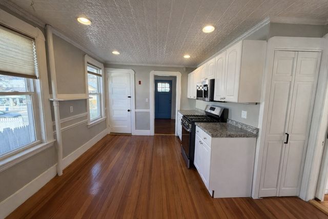 481 Humphrey St, Swampscott, MA 01907