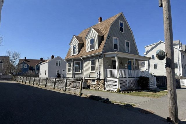 481 Humphrey St, Swampscott, MA 01907