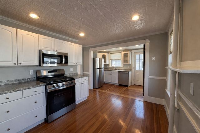 481 Humphrey St, Swampscott, MA 01907