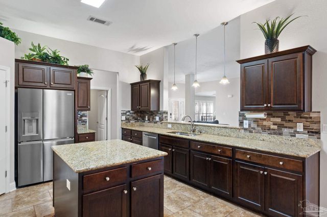 2365 Crescent Rd, Navarre, FL 32566