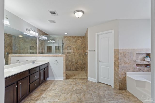 2365 Crescent Rd, Navarre, FL 32566