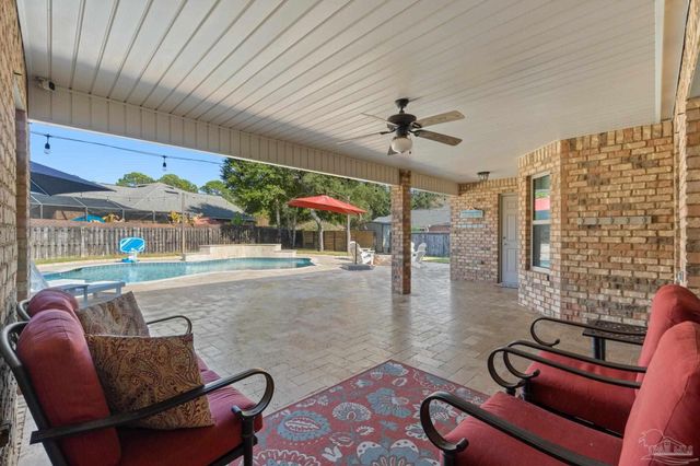 2365 Crescent Rd, Navarre, FL 32566