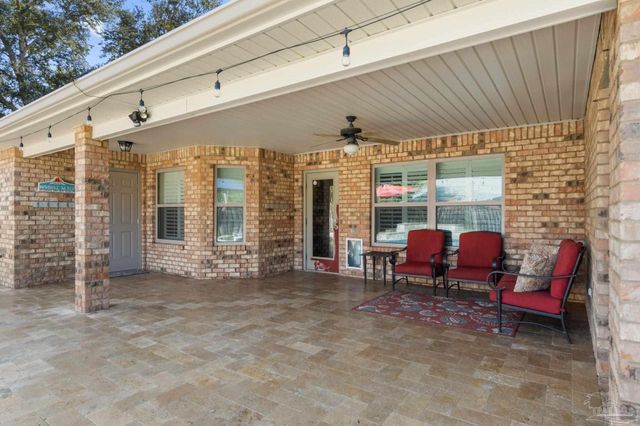 2365 Crescent Rd, Navarre, FL 32566