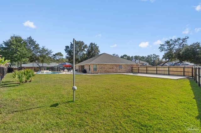 2365 Crescent Rd, Navarre, FL 32566