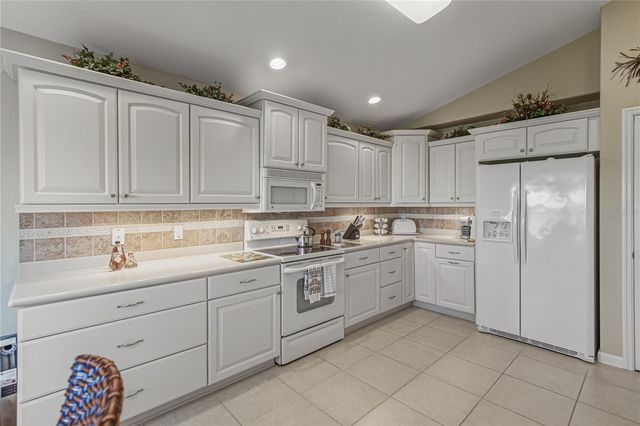 332 NIBLICK CIRCLE, Winter Haven, FL 33881