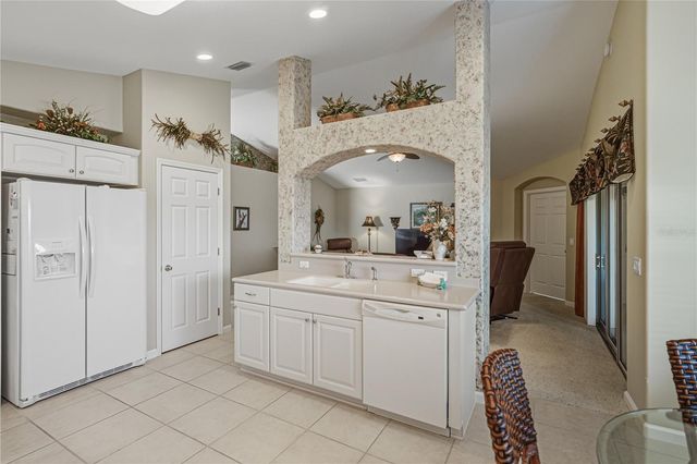 332 NIBLICK CIRCLE, Winter Haven, FL 33881