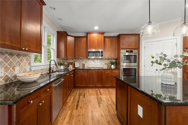 6069 Grand Loop Road, Sugar Hill, GA 30518