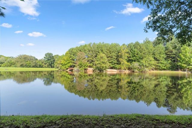 6069 Grand Loop Road, Sugar Hill, GA 30518