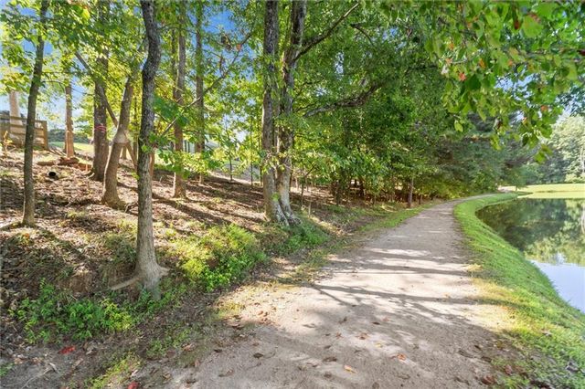 6069 Grand Loop Road, Sugar Hill, GA 30518
