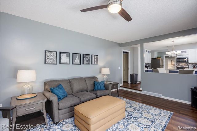 5345 Patterson Drive, Troy, MI 48085