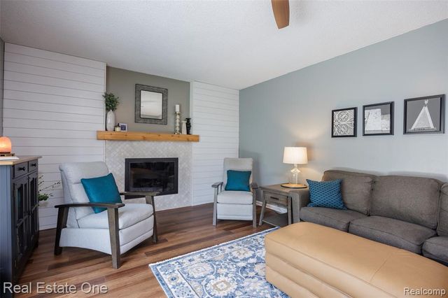 5345 Patterson Drive, Troy, MI 48085