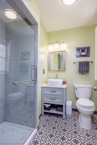5345 Patterson Drive, Troy, MI 48085