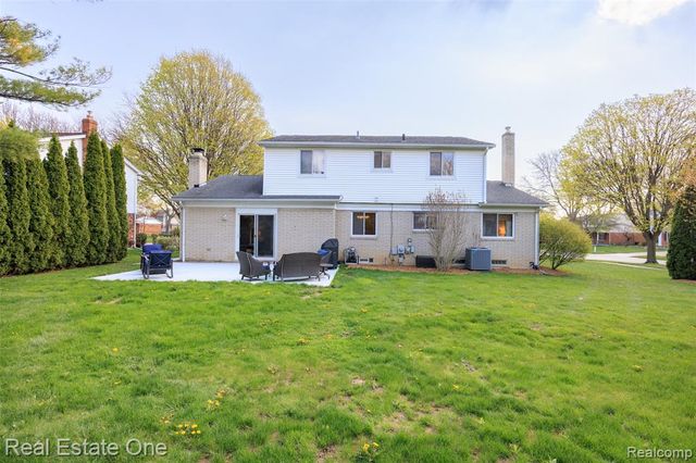 5345 Patterson Drive, Troy, MI 48085