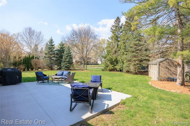 5345 Patterson Drive, Troy, MI 48085