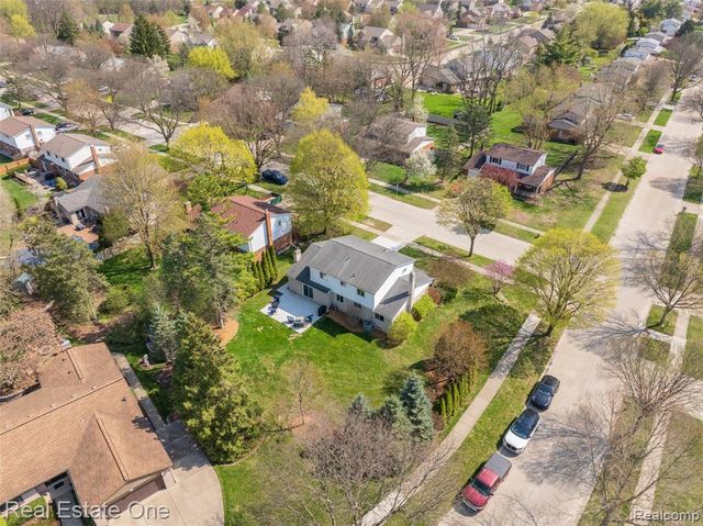 5345 Patterson Drive, Troy, MI 48085