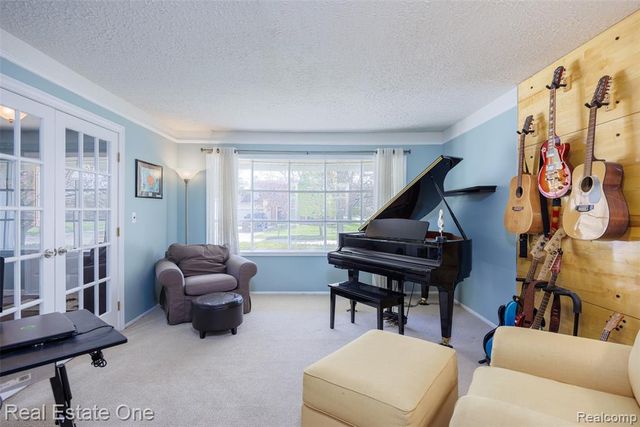5345 Patterson Drive, Troy, MI 48085