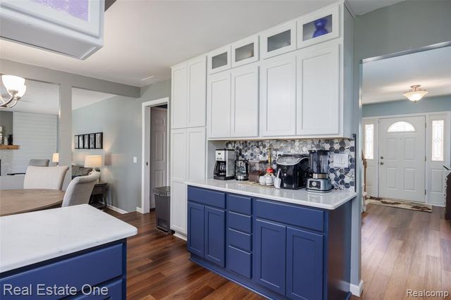 5345 Patterson Drive, Troy, MI 48085