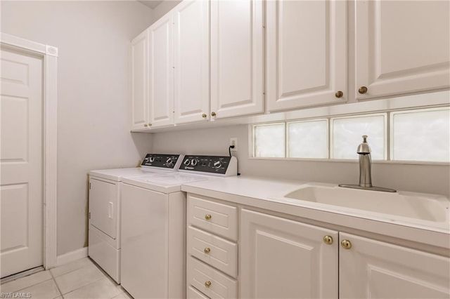5163 Inagua WAY, Naples, FL 34119