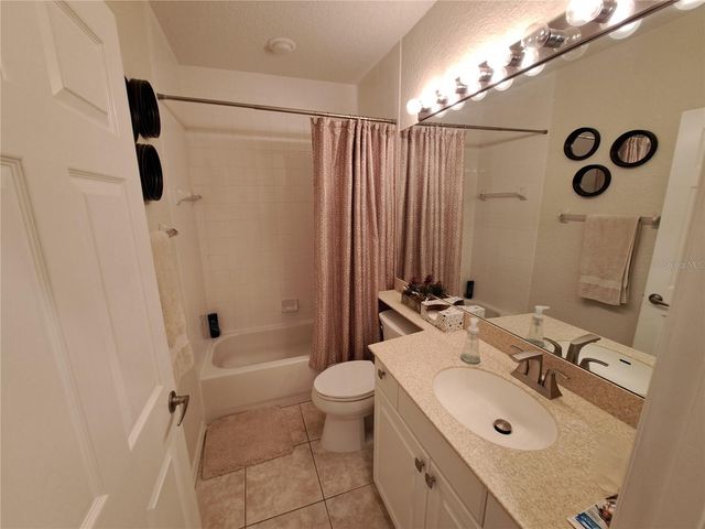 7267 FOUNTAIN PALM CIRCLE, Bradenton, FL 34203