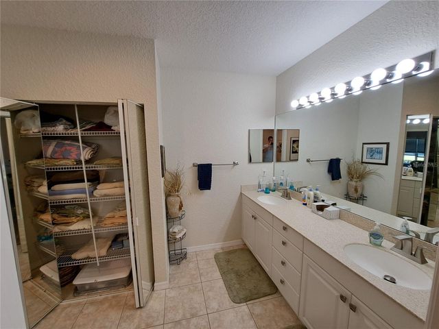 7267 FOUNTAIN PALM CIRCLE, Bradenton, FL 34203