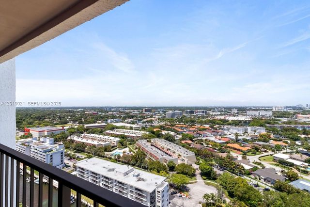 1800 NE 114th St PH01, Miami, FL 33181