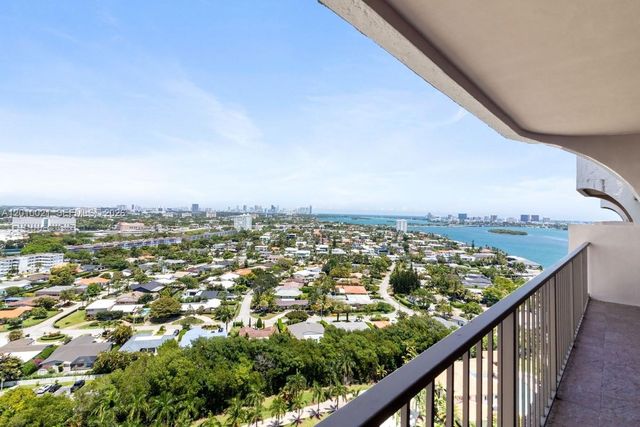 1800 NE 114th St PH01, Miami, FL 33181