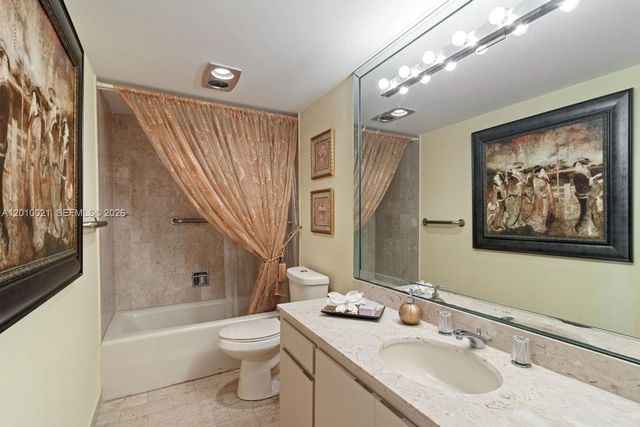 1800 NE 114th St PH01, Miami, FL 33181
