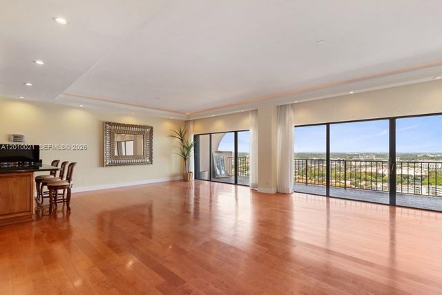 1800 NE 114th St PH01, Miami, FL 33181