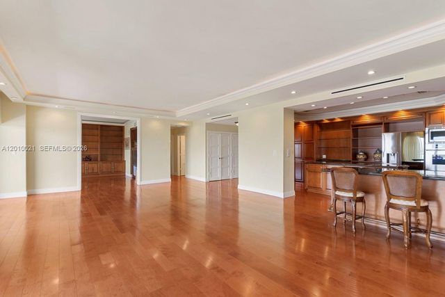 1800 NE 114th St PH01, Miami, FL 33181