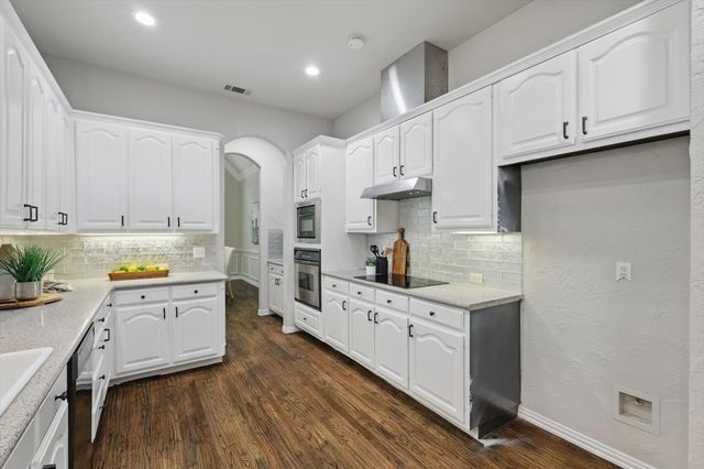 3215 Ricci Lane, Irving, TX 75062
