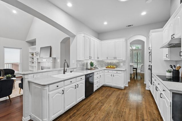 3215 Ricci Lane, Irving, TX 75062