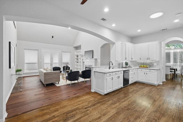 3215 Ricci Lane, Irving, TX 75062