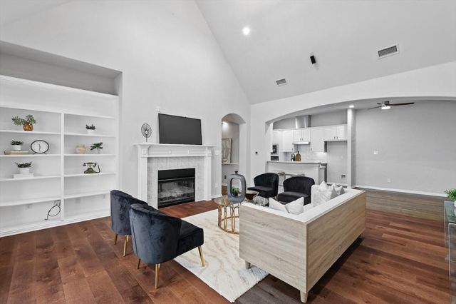 3215 Ricci Lane, Irving, TX 75062