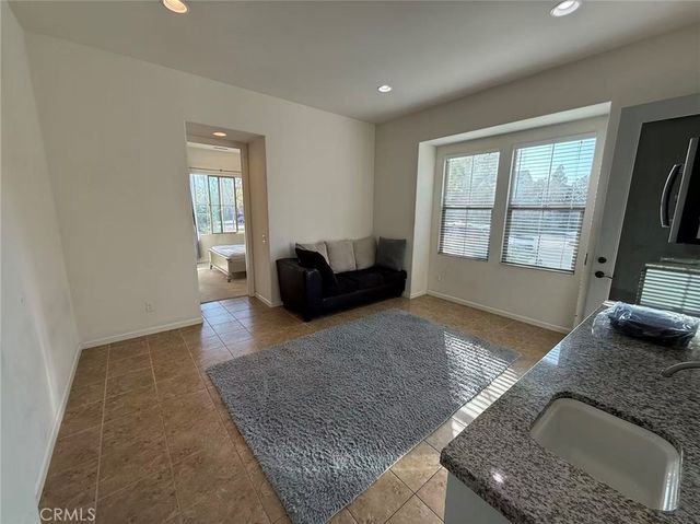 130 Follyhatch, Irvine, CA 92618