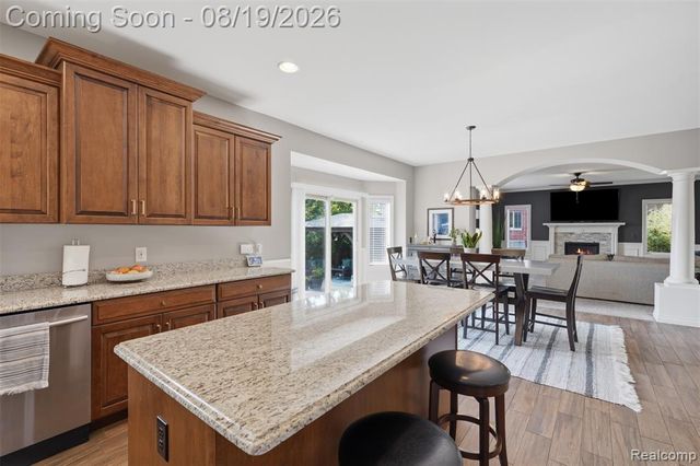 55362 Estates Lane, Macomb, MI 48042