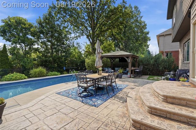 55362 Estates Lane, Macomb, MI 48042