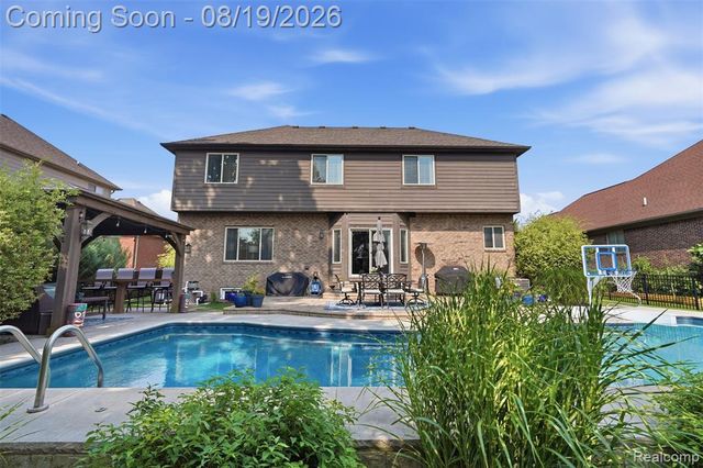 55362 Estates Lane, Macomb, MI 48042