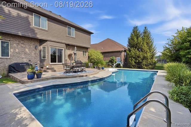 55362 Estates Lane, Macomb, MI 48042