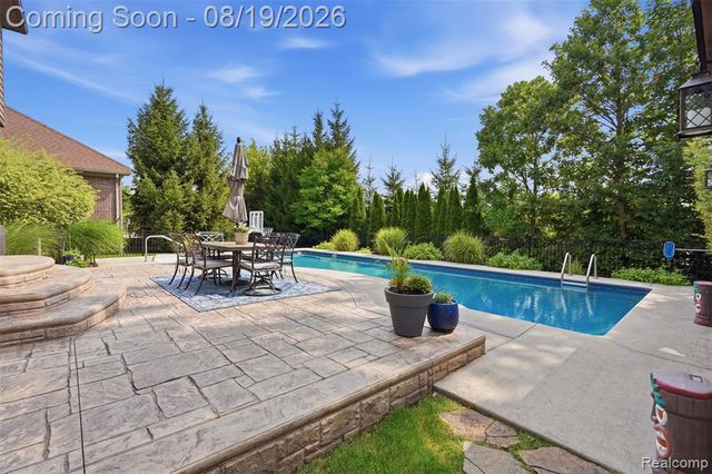 55362 Estates Lane, Macomb, MI 48042