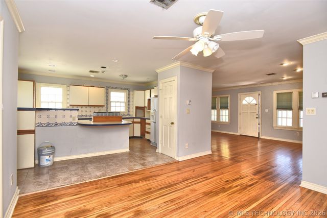 1524 S Jamestown Avenue, Tulsa, OK 74112