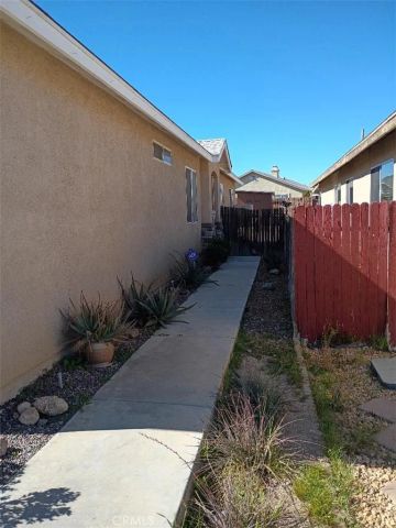 13348 Merry Oaks Street, Victorville, CA 92392