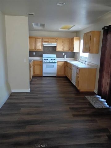 13348 Merry Oaks Street, Victorville, CA 92392