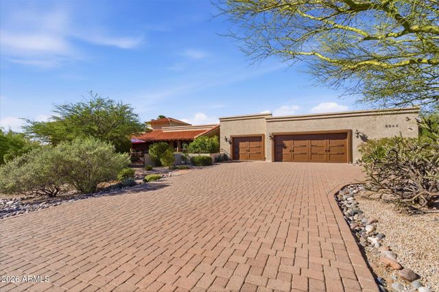 8944 E LAZYWOOD Place, Carefree, AZ 85377