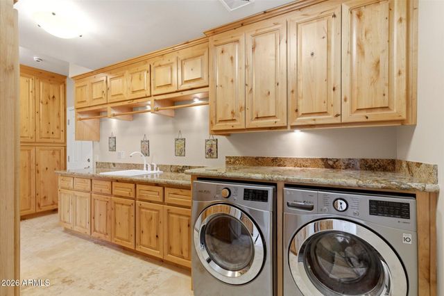 8944 E LAZYWOOD Place, Carefree, AZ 85377