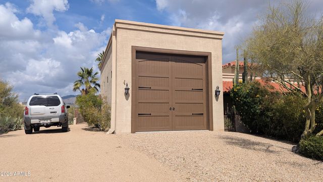 8944 E LAZYWOOD Place, Carefree, AZ 85377